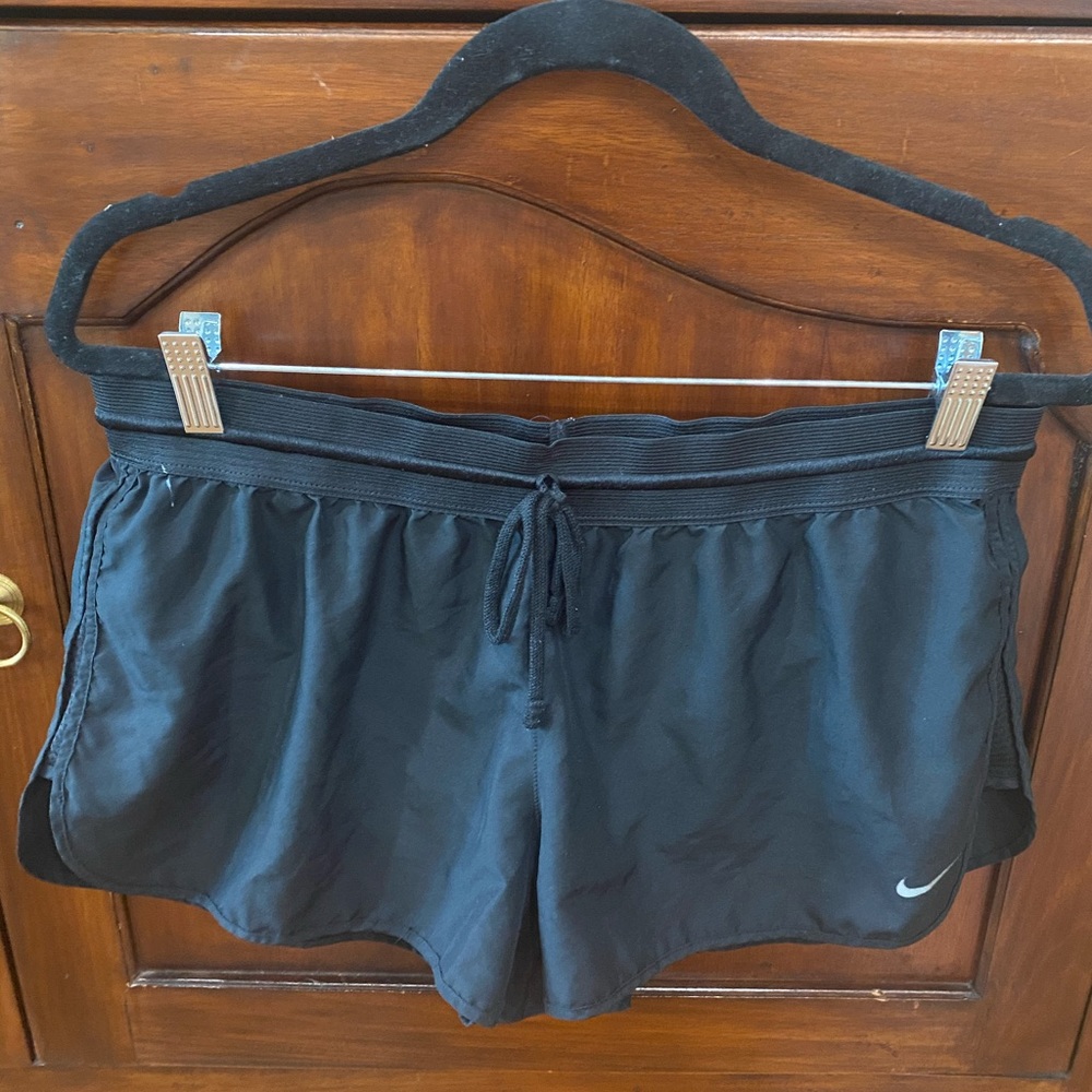 Black women’s Nike shorts size large